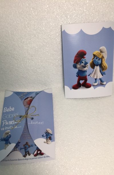 Invitatii cu strumfi